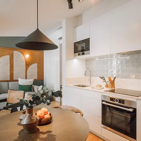 Chalay - 1 Bedroom And Terrace In Santo Antonio リスボン